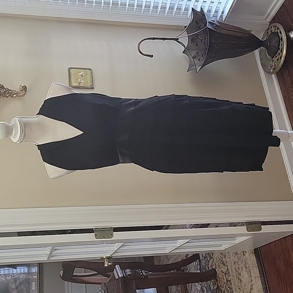 Evan-Picone black empire waist sleeveless dress satin waistband fully lined 8…
